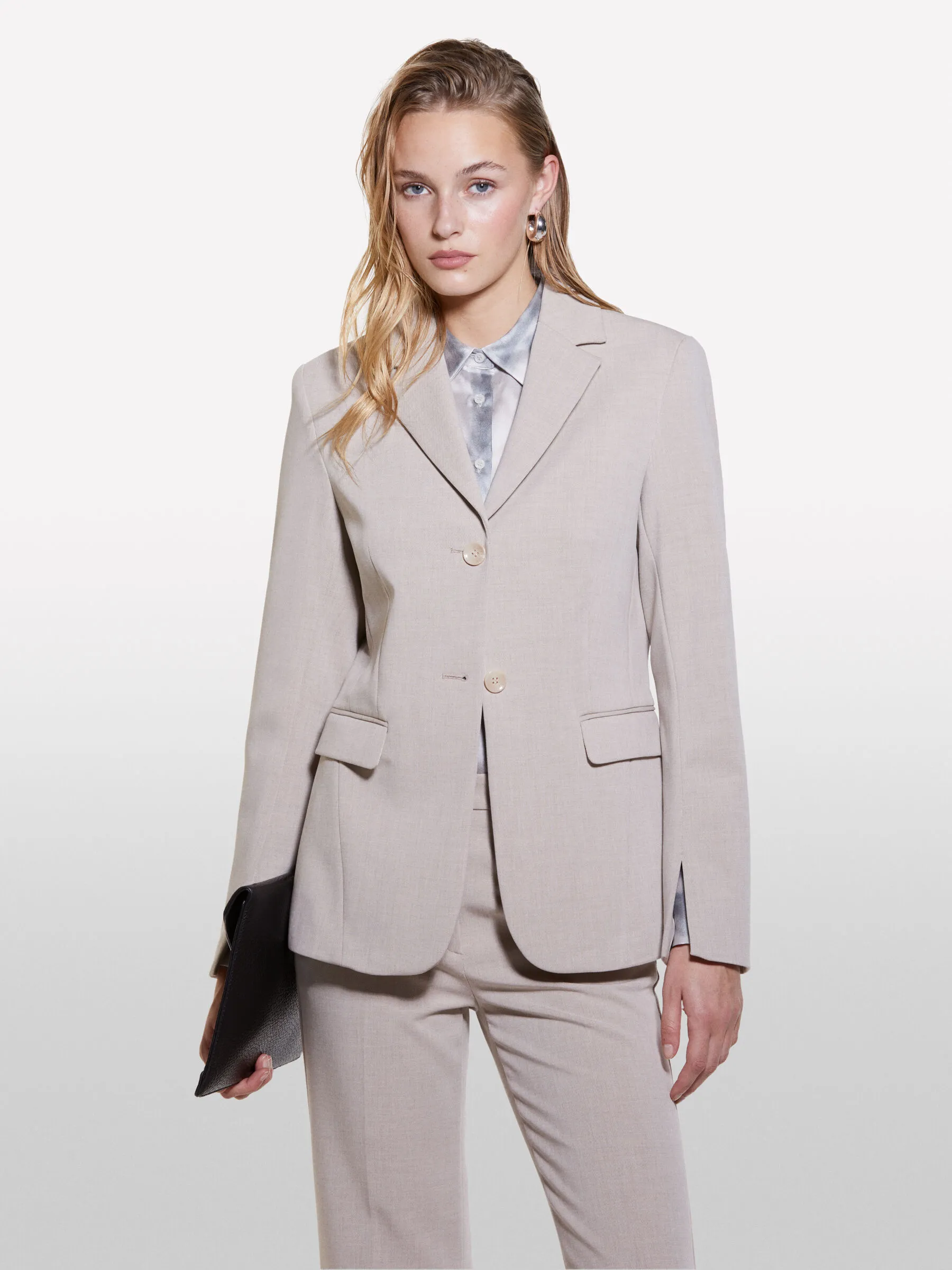 Nuovi arrivi      Blazer beige slim fit